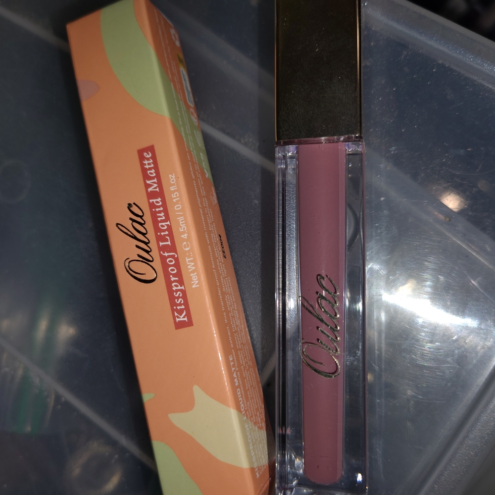 Oulac Liquid Matte Lipstick In "Latte Kiss" NIB